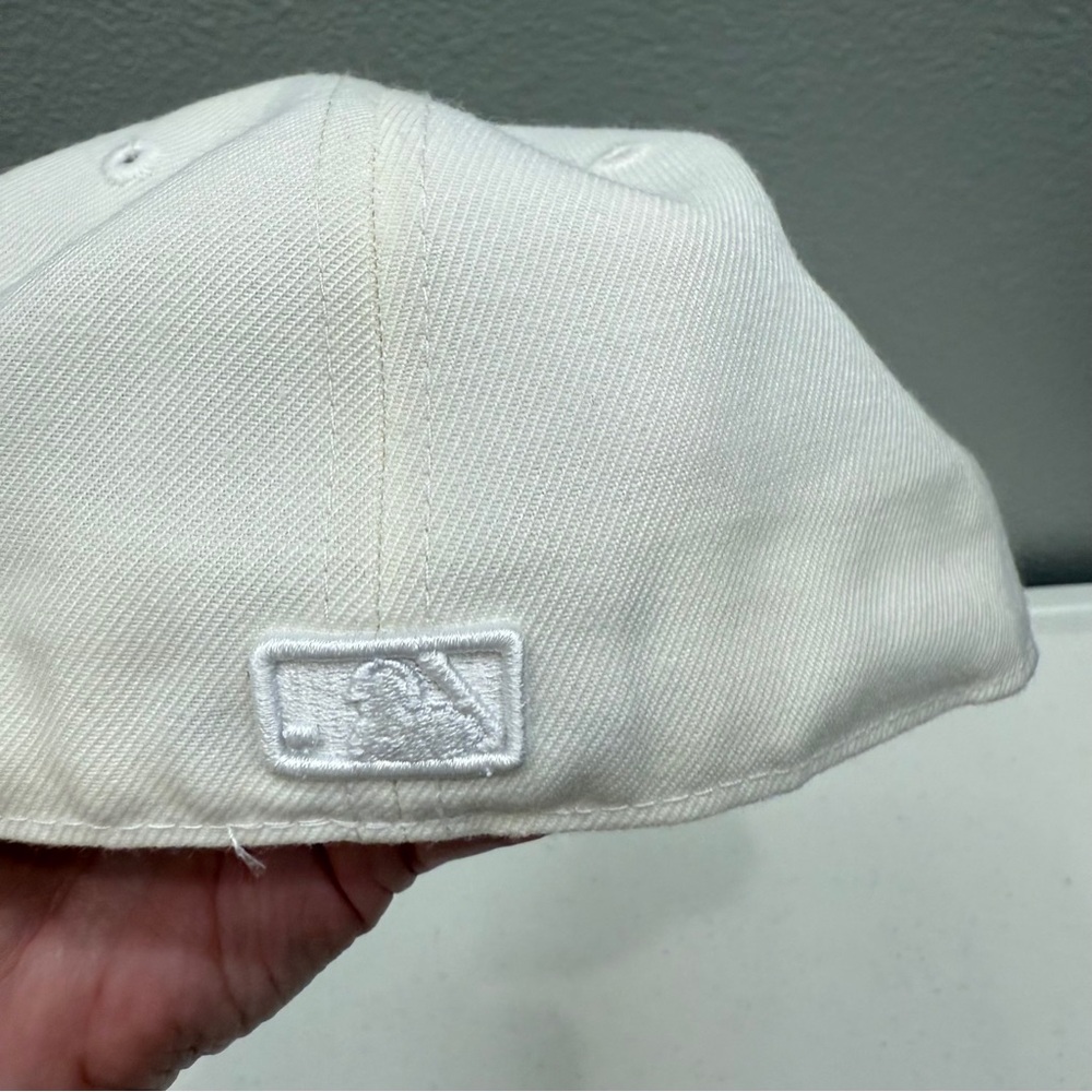 New Era LA Dodgers MLB Hat Cap All White 7 1/4 - Picture 3 of 9